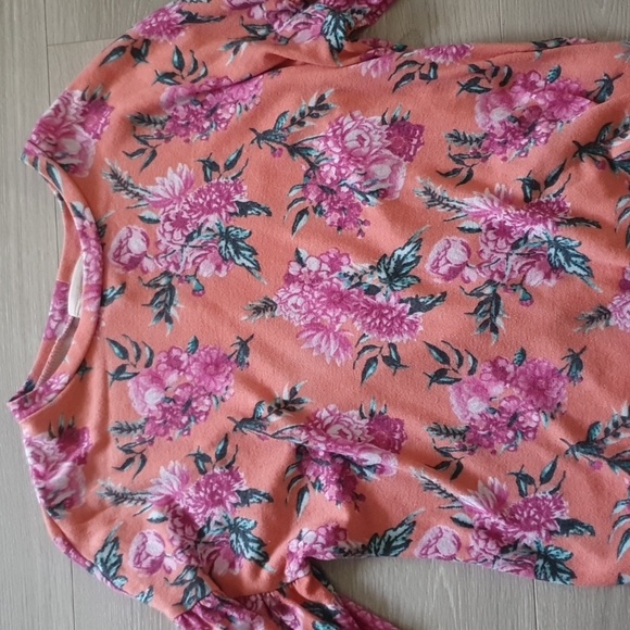 Floral Soft Blouse - Picture 2 of 3